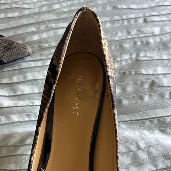 Elegant Snake Print Heels - Picture 2 of 7